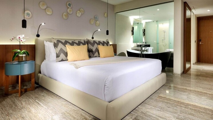 Junior Suite Pool Side 